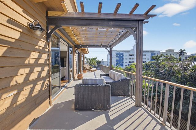 122 Andrews Avenue C, Delray Beach, FL 33483