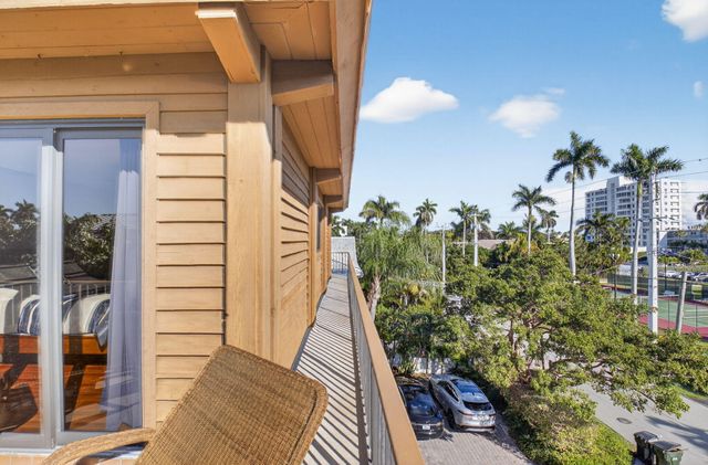 122 Andrews Avenue C, Delray Beach, FL 33483