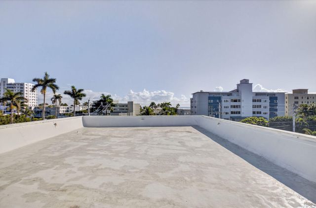 122 Andrews Avenue C, Delray Beach, FL 33483