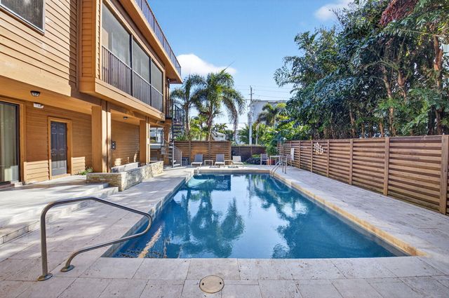 122 Andrews Avenue C, Delray Beach, FL 33483