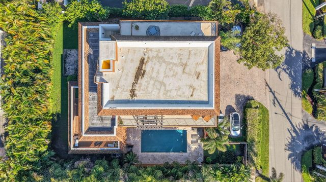 122 Andrews Avenue C, Delray Beach, FL 33483