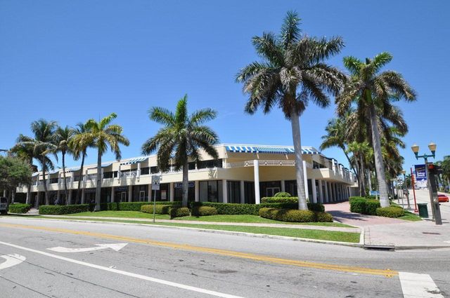 122 Andrews Avenue C, Delray Beach, FL 33483