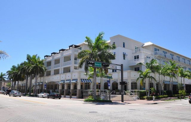 122 Andrews Avenue C, Delray Beach, FL 33483