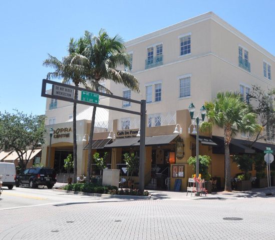 122 Andrews Avenue C, Delray Beach, FL 33483