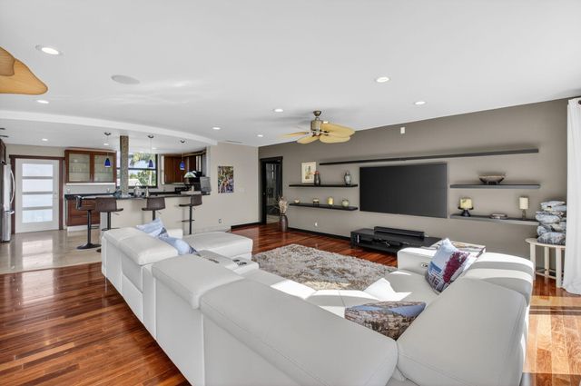 122 Andrews Avenue C, Delray Beach, FL 33483