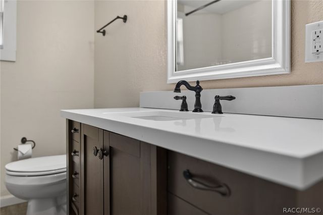 8950 E Devilsneck Road, Floral City, FL 34436