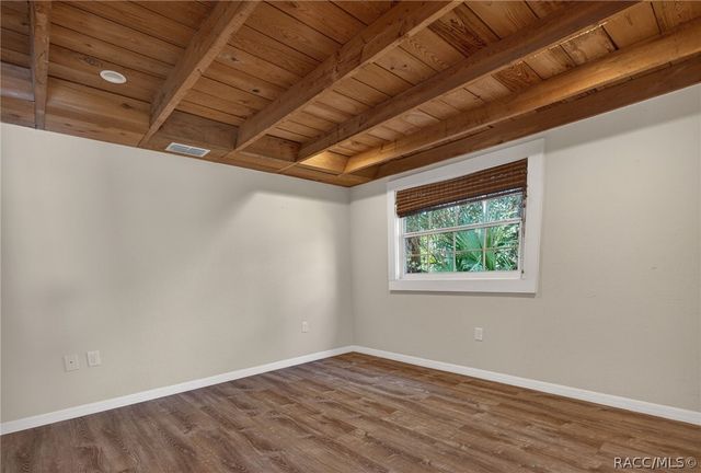 8950 E Devilsneck Road, Floral City, FL 34436