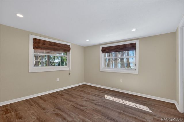 8950 E Devilsneck Road, Floral City, FL 34436