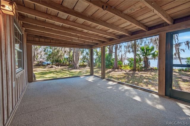 8950 E Devilsneck Road, Floral City, FL 34436