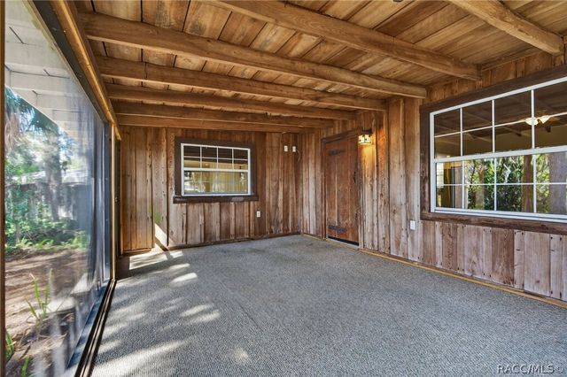 8950 E Devilsneck Road, Floral City, FL 34436