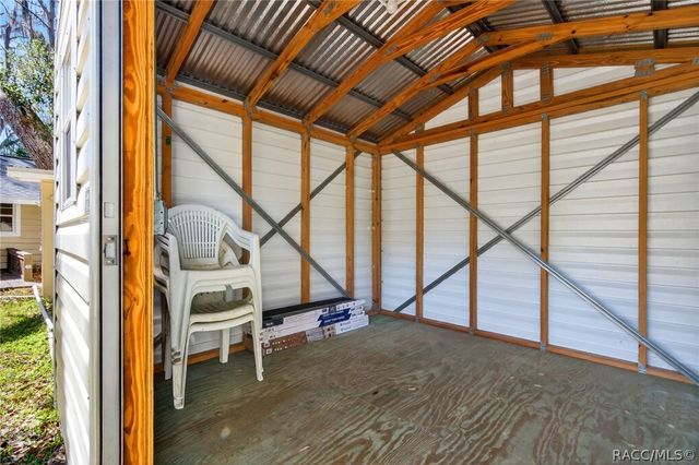 8950 E Devilsneck Road, Floral City, FL 34436