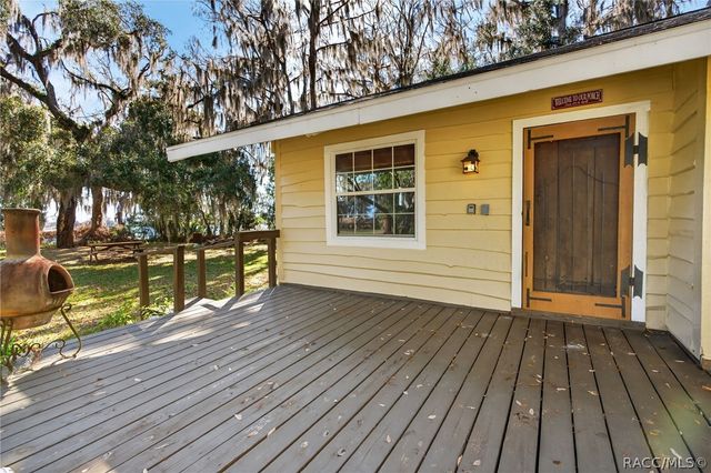 8950 E Devilsneck Road, Floral City, FL 34436