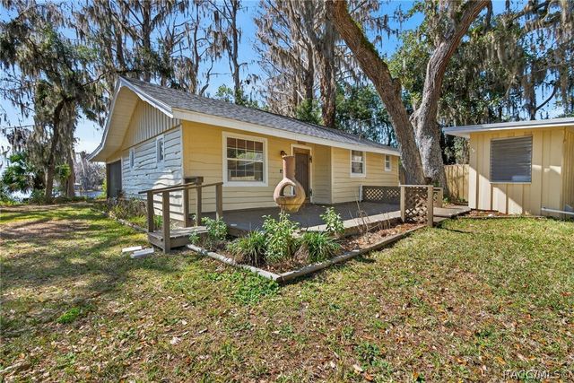 8950 E Devilsneck Road, Floral City, FL 34436