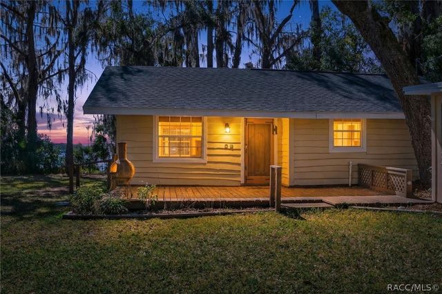 8950 E Devilsneck Road, Floral City, FL 34436