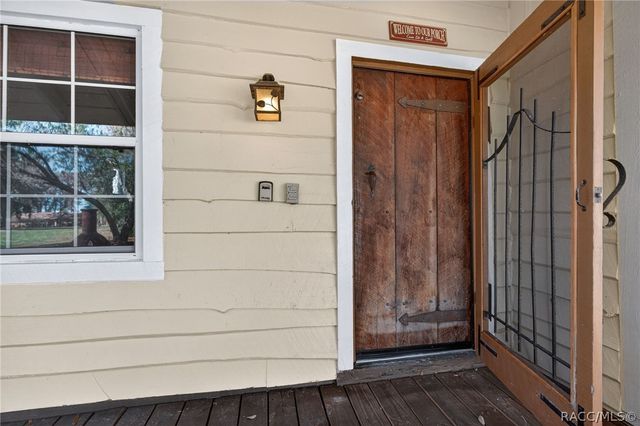 8950 E Devilsneck Road, Floral City, FL 34436