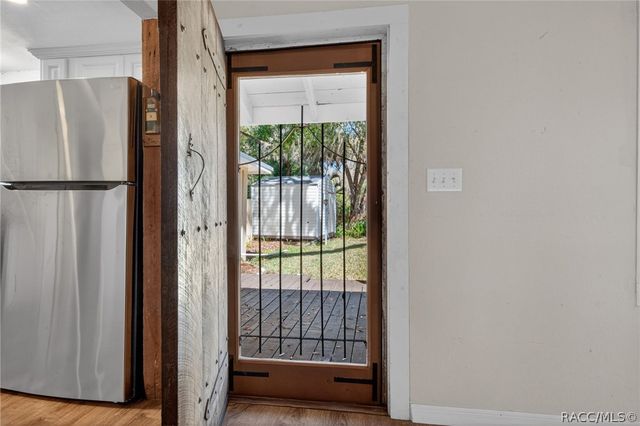 8950 E Devilsneck Road, Floral City, FL 34436