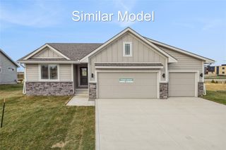 1485 NW Bull Run Court, Waukee, IA 50263