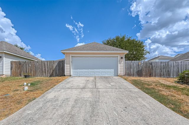 10820 S Lake Mist Lane, Willis, TX 77318