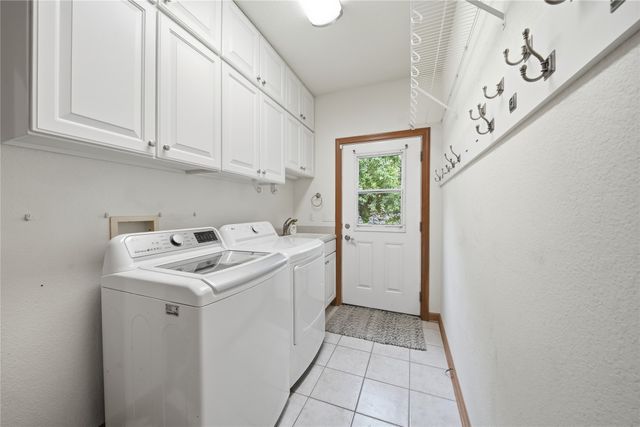 13228 Rocklyn Drive, Urbandale, IA 50323