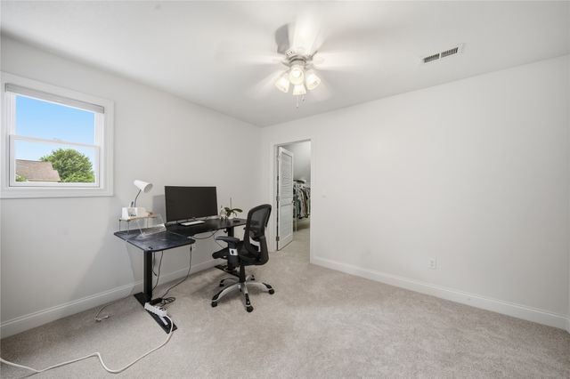 13228 Rocklyn Drive, Urbandale, IA 50323