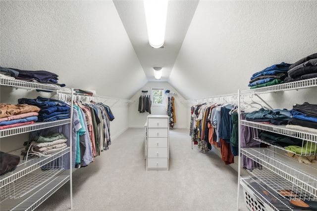 13228 Rocklyn Drive, Urbandale, IA 50323