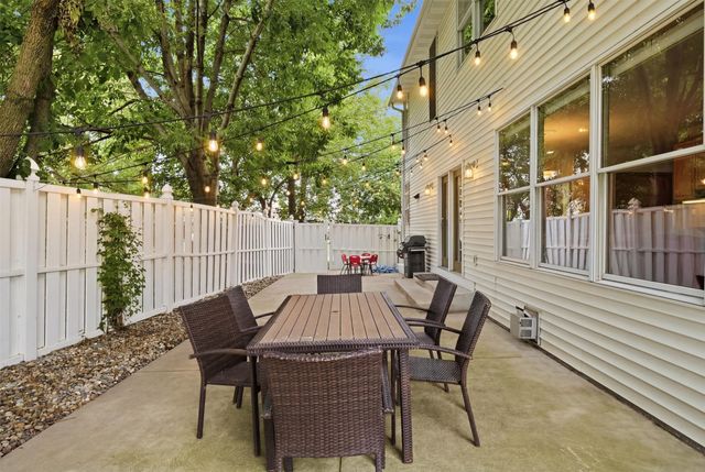 13228 Rocklyn Drive, Urbandale, IA 50323