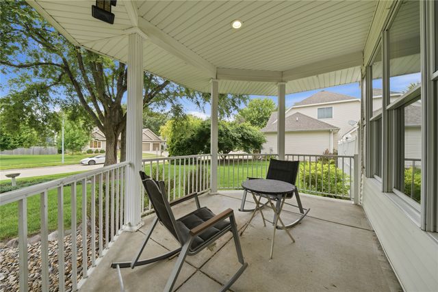 13228 Rocklyn Drive, Urbandale, IA 50323