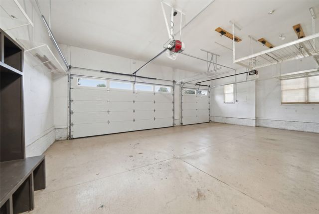 13228 Rocklyn Drive, Urbandale, IA 50323