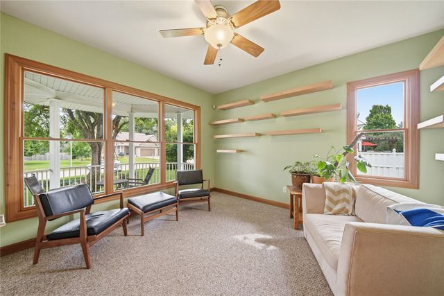 13228 Rocklyn Drive, Urbandale, IA 50323