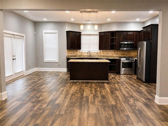 125 Trustin Lake Drive, Fayetteville, GA 30214