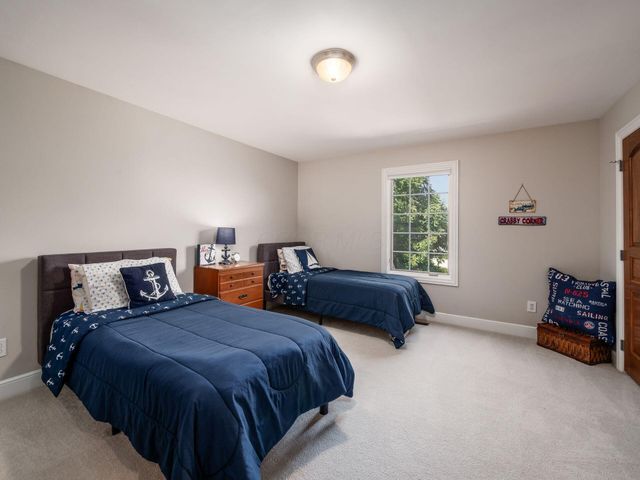 9041 Tartan Fields Drive, Dublin, OH 43017