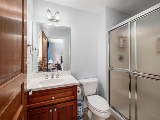 9041 Tartan Fields Drive, Dublin, OH 43017