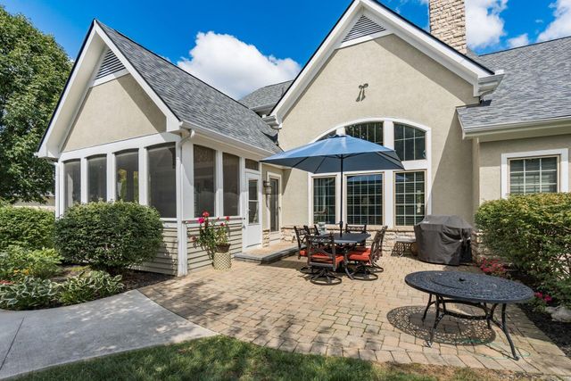 9041 Tartan Fields Drive, Dublin, OH 43017