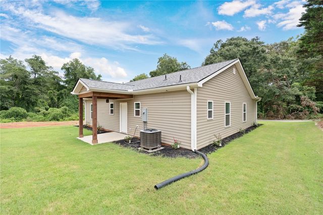 914 Smith Grove Road, Easley, SC 29640