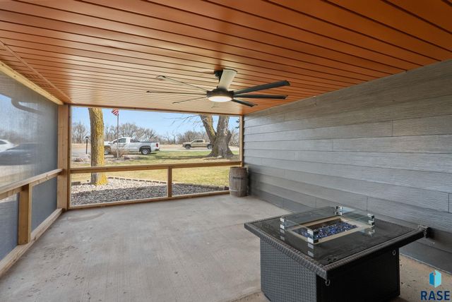 1409 S Splitrock Blvd Boulevard, Brandon, SD 57005