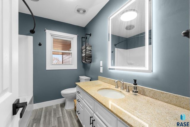 1409 S Splitrock Blvd Boulevard, Brandon, SD 57005