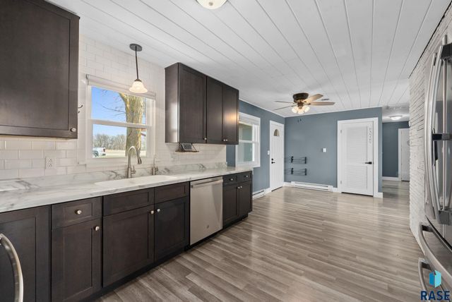 1409 S Splitrock Blvd Boulevard, Brandon, SD 57005