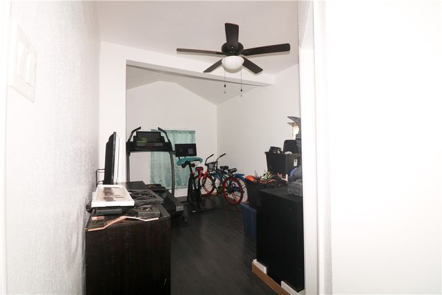 218 S 8th St, Aransas Pass, TX 78336