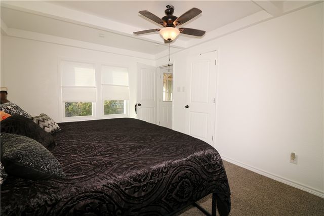 218 S 8th St, Aransas Pass, TX 78336