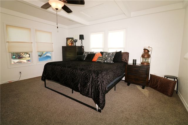 218 S 8th St, Aransas Pass, TX 78336