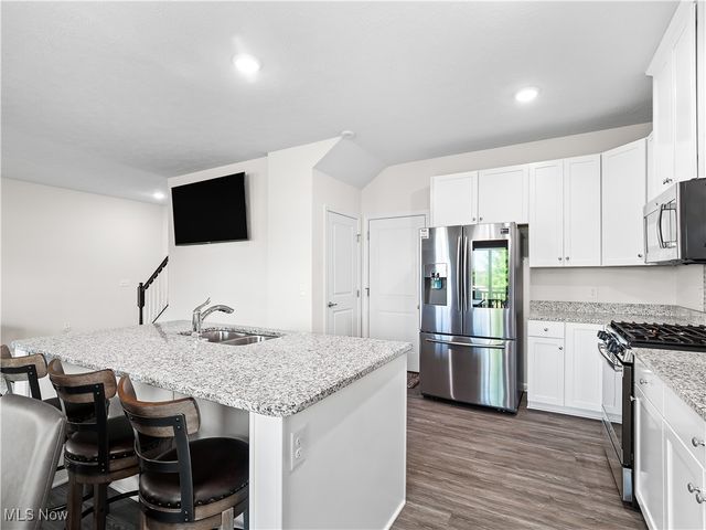 3243 Broadleaf Way, Brunswick, OH 44212