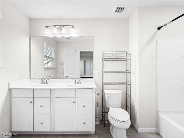 3243 Broadleaf Way, Brunswick, OH 44212