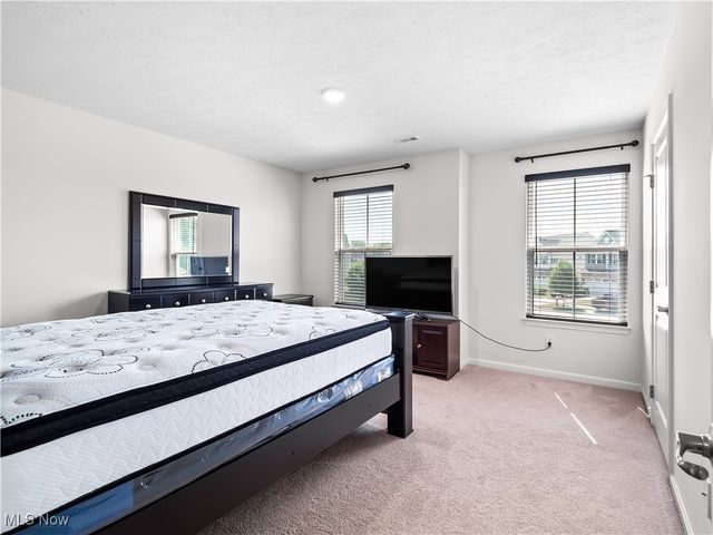 3243 Broadleaf Way, Brunswick, OH 44212