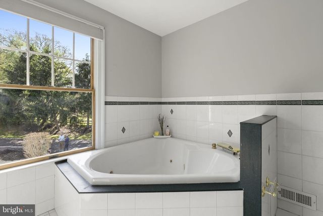 2321 OLD BRISTOL RD, Holland, PA 18966