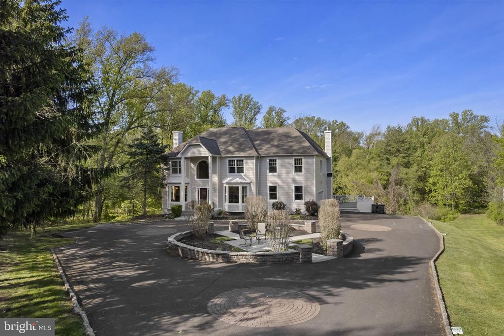 2321 OLD BRISTOL RD, Holland, PA 18966