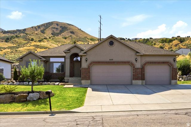 2537 S ELM GROVE DR, Perry, UT 84302