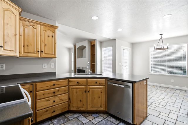 2537 S ELM GROVE DR, Perry, UT 84302