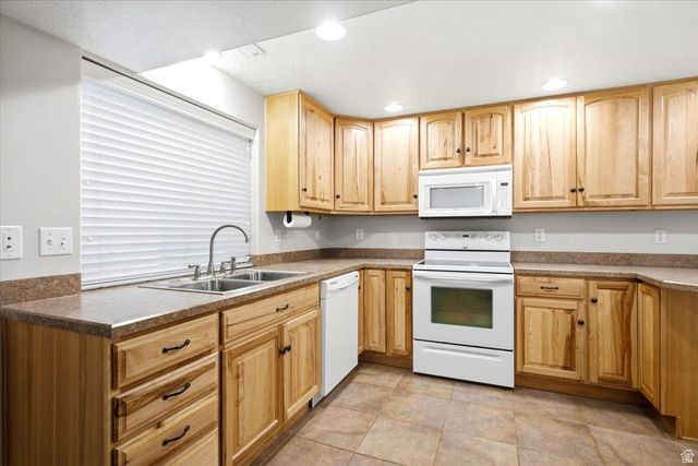 2537 S ELM GROVE DR, Perry, UT 84302