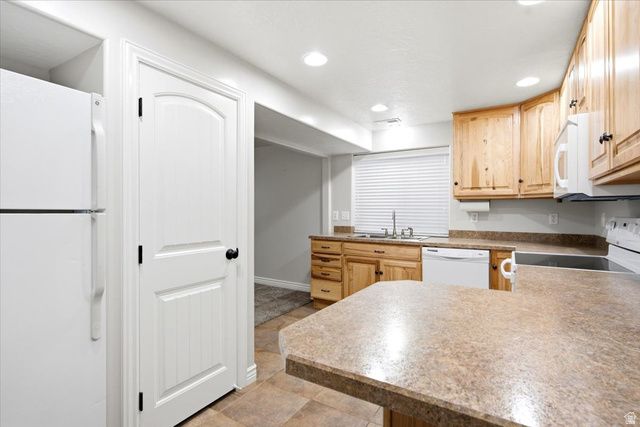 2537 S ELM GROVE DR, Perry, UT 84302