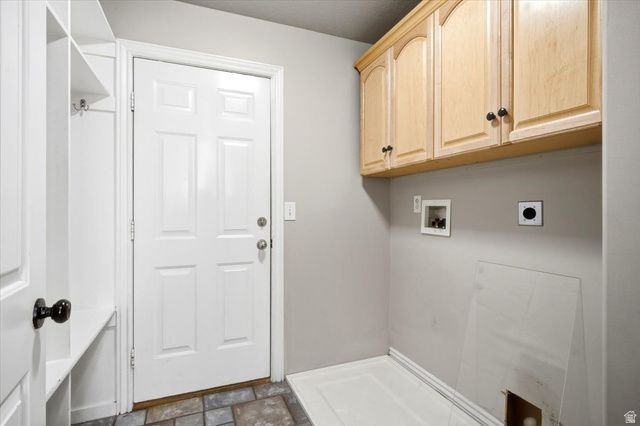 2537 S ELM GROVE DR, Perry, UT 84302